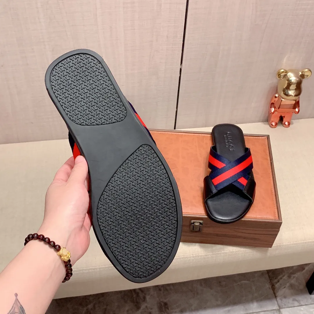 Slippers: New model: Factory price: 240💰💰🎩🎩🔥🔥《 Gucci* 》Series of slippers top purchasing agent🔍🔍Sold at the same time for men, original Italian imported webbing made of selected cowhide, exquisite workmanship,), sole: (super comfortable) original factory special sole, ⚠️exclusive double-layer movable molded sole super comfortable⚠️, real shot🎬the real thing is more beautiful🔍🔍266 regular code 38-44, can be ordered 45.